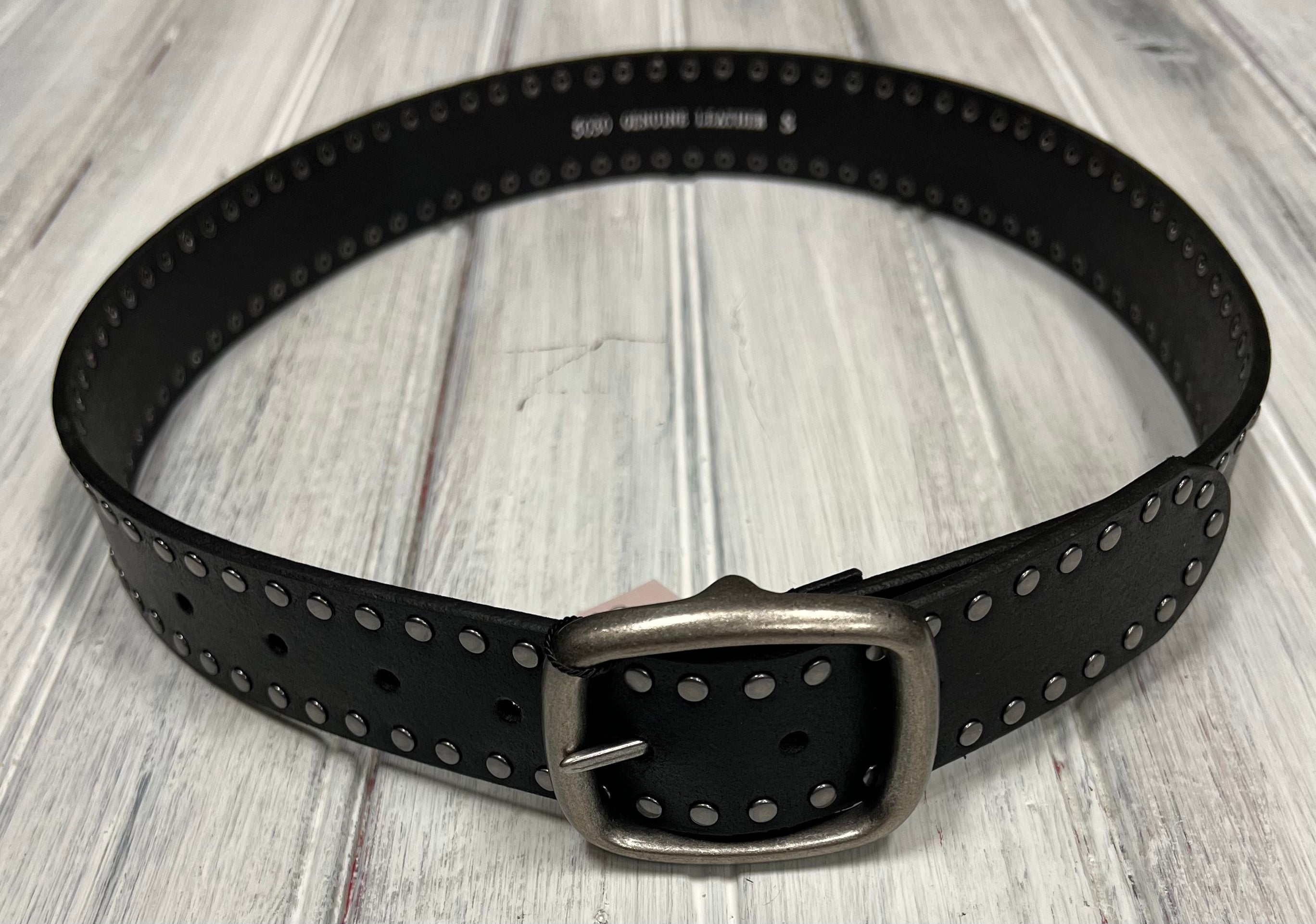 Genuine Leather Black Belt with Silver Studs – Sculpture  display picture 2