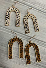 Load image into Gallery viewer, Southern Seoul Critter Print Leather Earring
